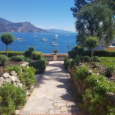 Hotel De Charme Brise Marine 3*